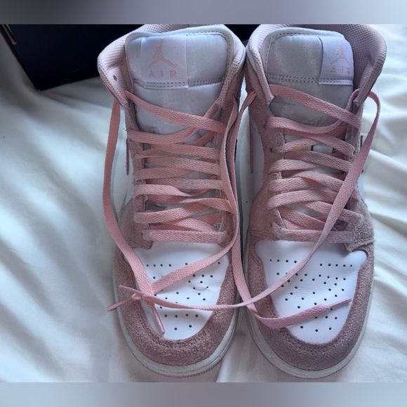 MEN’S Nike Air Jordan 1 Mid SE 'Legend Pink' - Picture 8 of 9